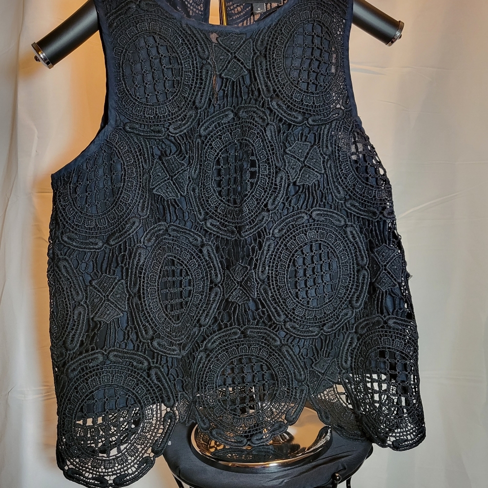 #1009 Banana Republic lace tank.